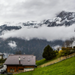 menjelajahi-swiss-lewat-desa-pegunungan-yang-tenang