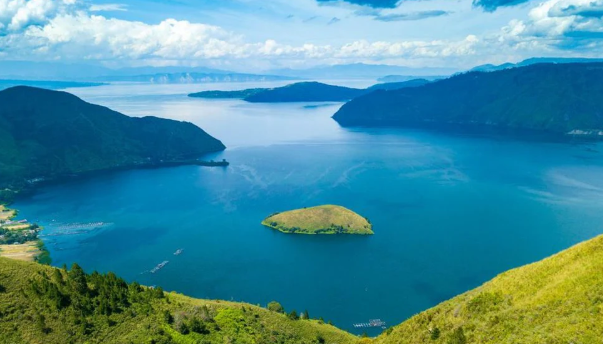 wisata-gunung-dan-danau-toba-di-pulau-sumatra