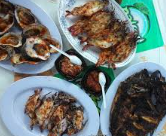 wisata-kuliner-seafood-jimbaran-di-pantai-kedonganan