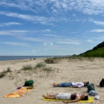 liburan-santai-di-pantai-jurmala-yang-ikonik