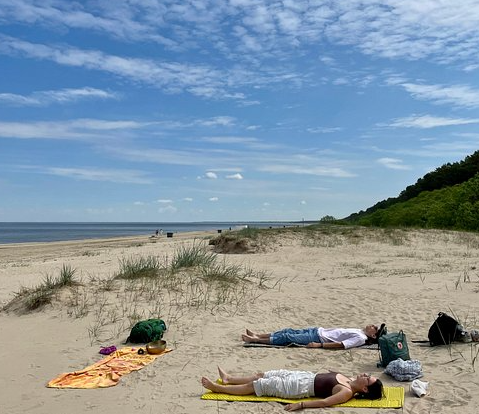 liburan-santai-di-pantai-jurmala-yang-ikonik