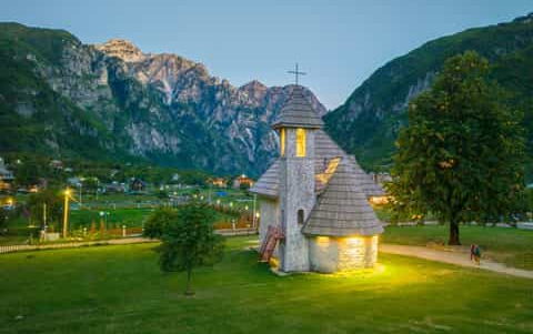 Petualangan Alam Pegunungan di Taman Nasional Theth