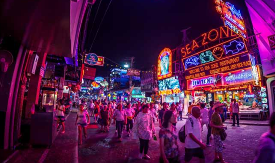 Menikmati Hiburan Malam di Pattaya