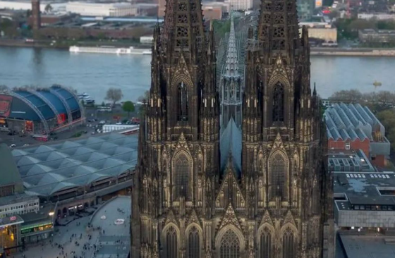 Keindahan Arsitektur Cologne Cathedral