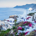 Wisata Santorini Pulau Putih Biru Tercantik di Yunani