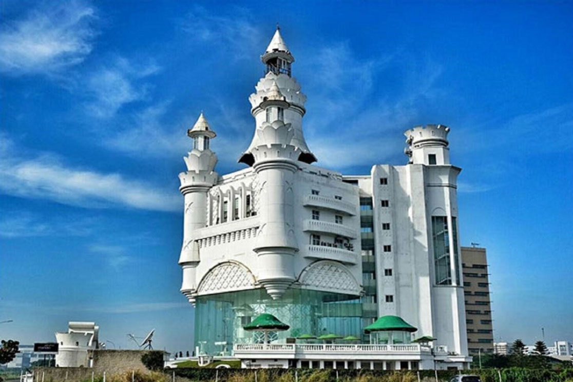 Review Wisata Floating Castle Froggy Edutography di BSD